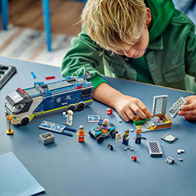 LEGO City Polis Mobil Suç Laboratuvarı Kamyonu 60418