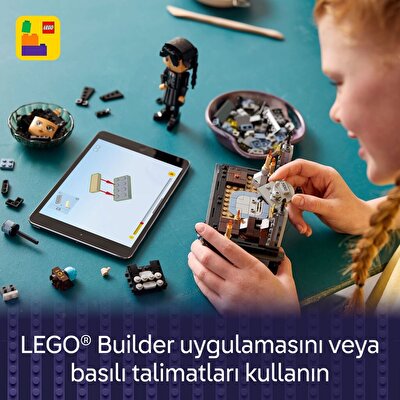 LEGO Wednesday Addams Figürü 76780