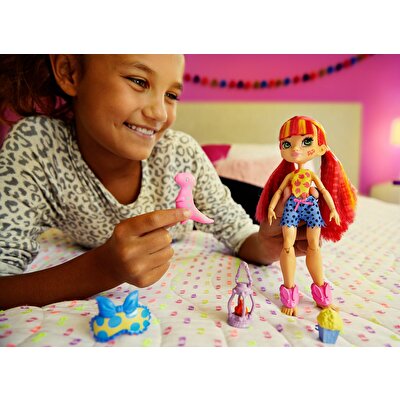 Cave Club Pijama Partisi Oyun Setleri Kırmızı Saclı Bebek GTH01