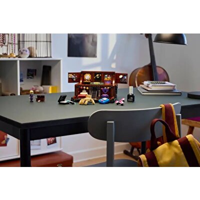 Lego Wednesday Thing's Apartment 76785