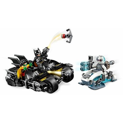 LEGO Batman Mr. Freeze Batcycle Savaşı 76118