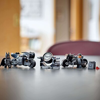 LEGO® DC Batman: Batman ve Selina Kyle’ın Motosiklet Takibi 76179