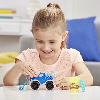 Play-Doh Çalışkan Çekici Kamyon E6690