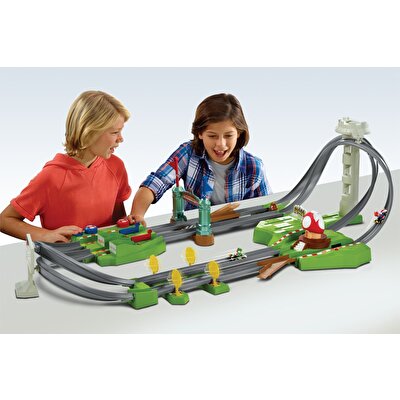 Hot Wheels Mario Kart Motorlu Çılgın Dönüş Parkuru Yarış Seti GCP27