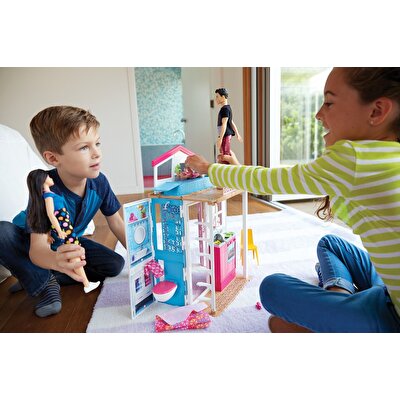 Barbie'nin Renkli Portatif Evi