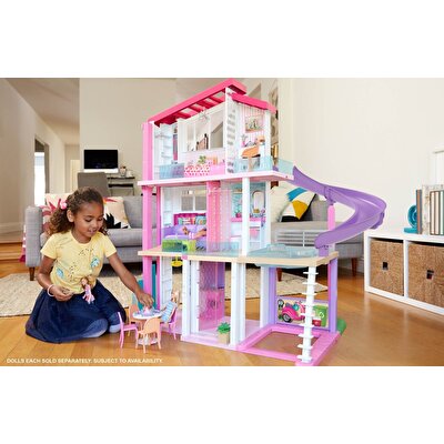 Barbie'nin Üç Katlı Rüya Evi ve Aksesuarları Oyun Seti GNH53
