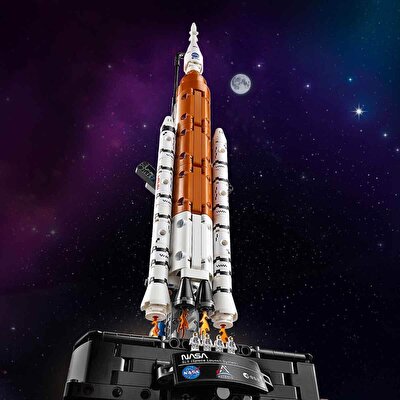 LEGO Technic NASA Artemis Uzay Fırlatma Sistemi Roketi 42221