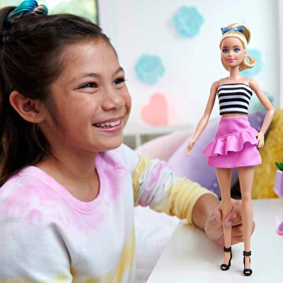 Barbie Fashionistas Büyüleyici Parti Bebeği HRH11