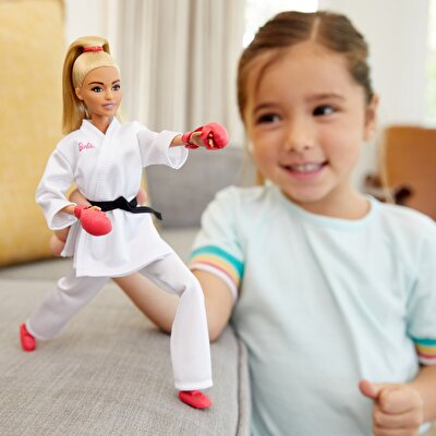 Barbie Olimpiyat Bebekleri Karate GJL74