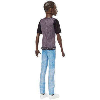 Barbie Yakışıklı Ken Bebekler 4 Numara T-shirtlü Ken GDV13