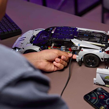 LEGO Technic Lamborghini Revuelto Süper Spor Araba 42214