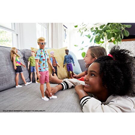 Barbie Yakışıklı Ken Bebekler Karpuz Desenli Gömlek ve Pembe Şortlu GYB04