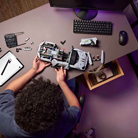 LEGO Technic Lamborghini Revuelto Süper Spor Araba 42214