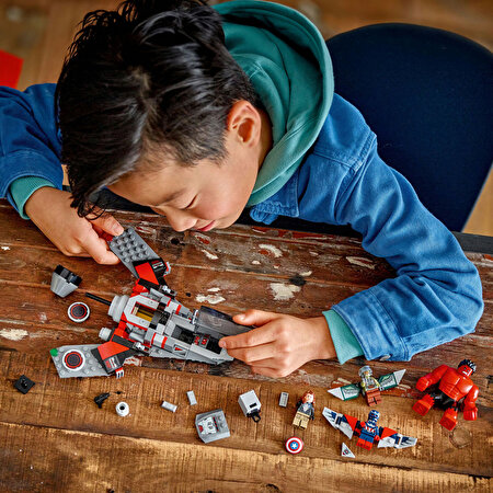 LEGO Marvel Kaptan Amerika ile Red Hulk Savaşı 76292