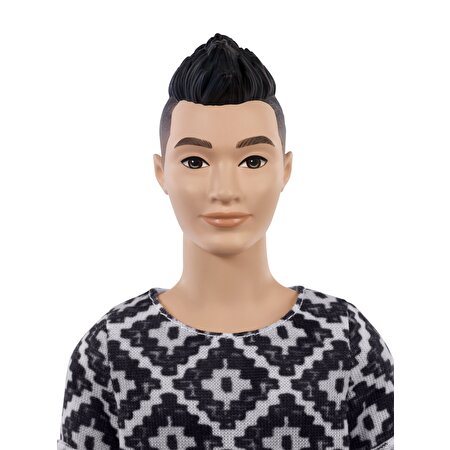 Barbie Yakışıklı Ken Bebekler Turuncu Şortlu Ken FXL62