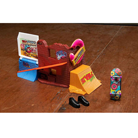 Hot Wheels Skate Parmak Kaykay Macerasına Başlangıç Seti Donut Skatepark