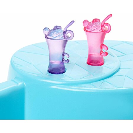 Barbie ve Eğlenceli Havuzu GHL91