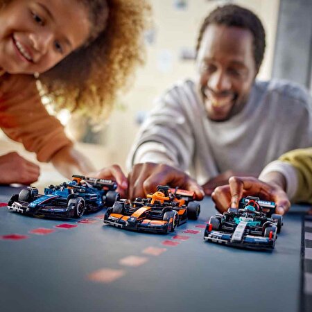 LEGO Speed Champions Williams Racing FW46 F1 Yarış Arabası 77249