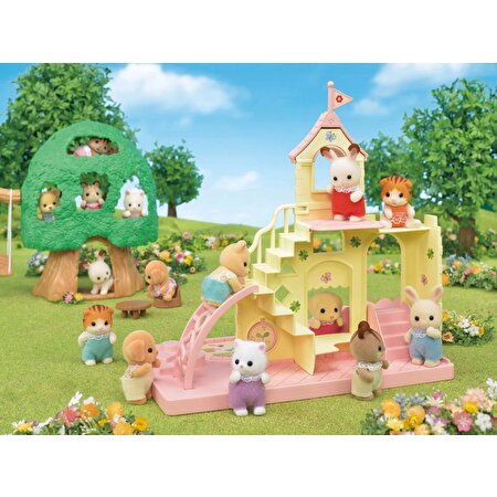 Sylvanian Families Şato Bebek Oyun Parkı Seti