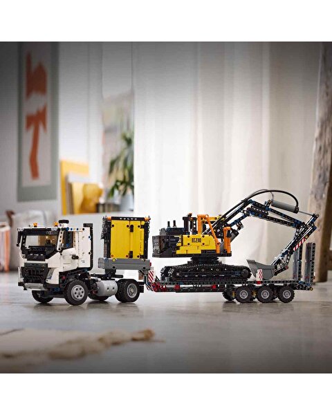 LEGO Technic Volvo FMX Kamyon ve EC230 Elektrikli Ekskavatör 42175