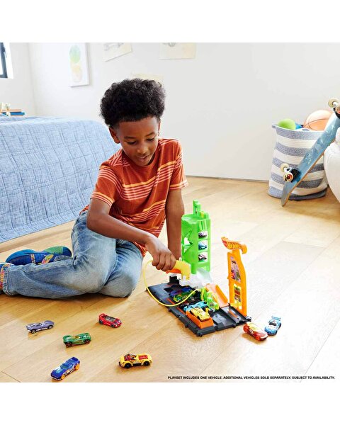 Hot Wheels Elektrikli Araç Şarj İstasyonu Oyun Seti HTN79
