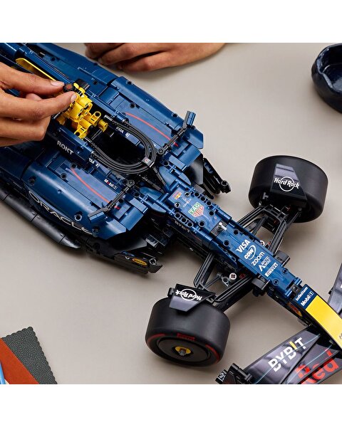 LEGO Technic Oracle Red Bull Racing RB20 F1 Araba 42206