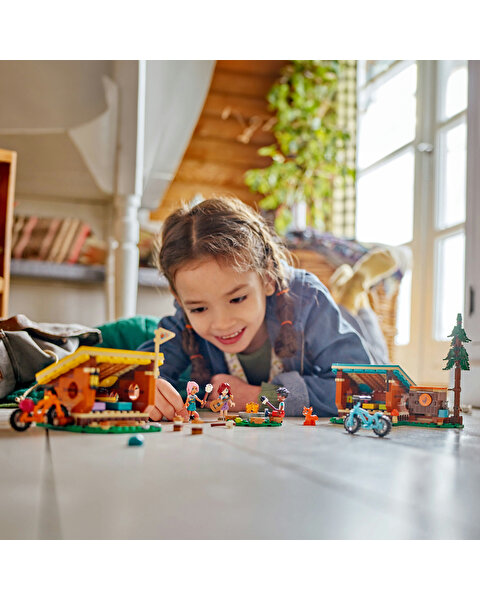 LEGO Friends Macera Kampı Şirin Kulübeler 42624