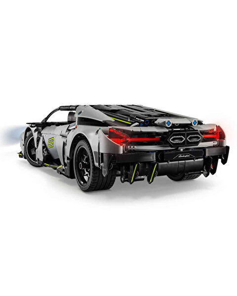 LEGO Technic Lamborghini Revuelto Süper Spor Araba 42214