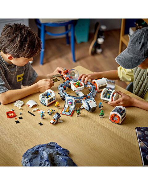 LEGO City Modüler Uzay İstasyonu 60433