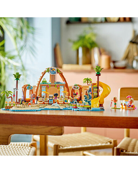 LEGO Friends Aile Tatil Köyü 42673