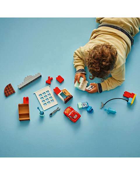 LEGO Duplo Disney ve Pixar Arabalar McQueen’in Doc’un Garajını Ziyareti 10456