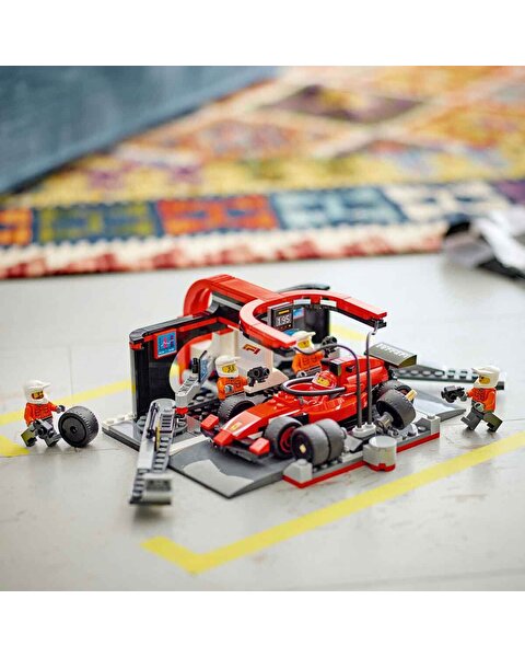 LEGO City Ferrari Arabalı F1 Pit Stop ve Pit Ekibi 60443