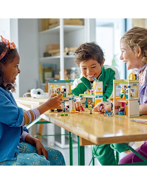 LEGO Friends Uluslararası Heartlake Okulu 41731