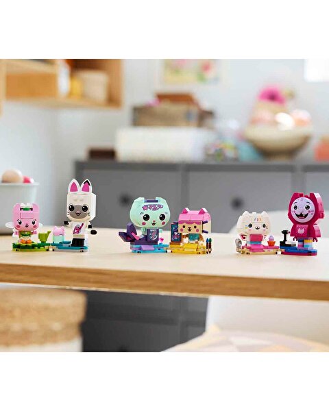 LEGO Gabby’s Dollhouse Gabby’nin Parçalarla İnşa Edilen Kedi Arkadaşları 11215