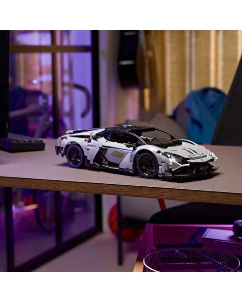 LEGO Technic Lamborghini Revuelto Süper Spor Araba 42214