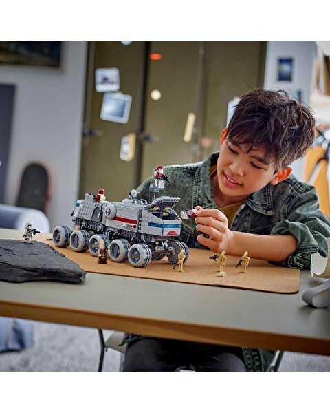 LEGO Star Wars: Klon Savaşları Cumhuriyet Juggernaut 75413