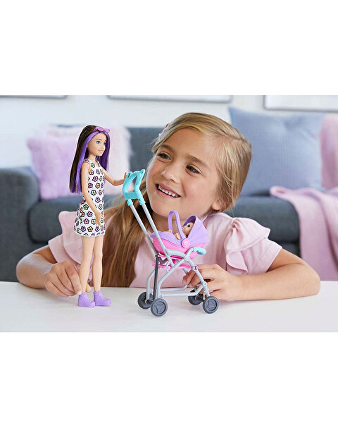 Barbie Bebek Bakıcılığı Oyun Seti Gezdirme Temalı GXT34