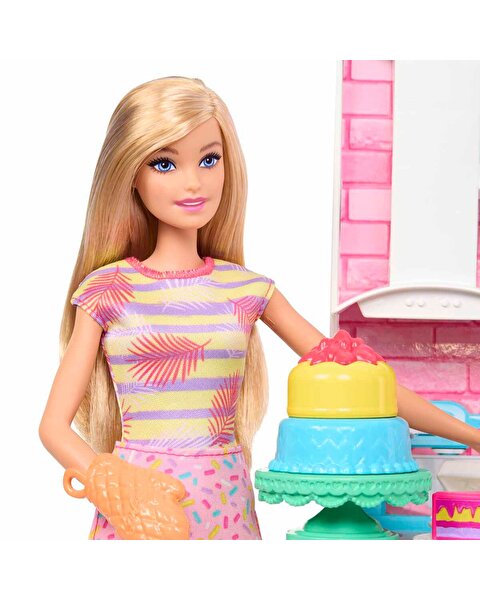Barbie Brooklyn ve Malibu Pasta Yapıyor Oyun Seti HJY94