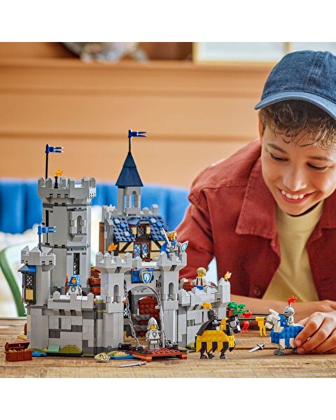 LEGO Creator 3 in 1 Orta Çağ Atlı Şövalye Kalesi 31168