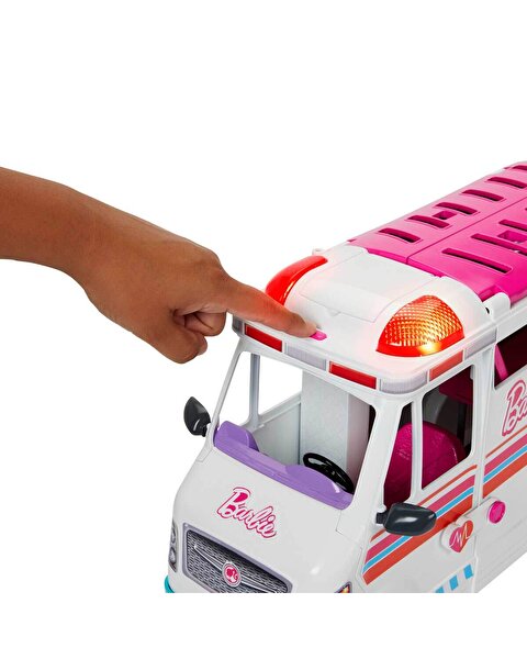 Barbi̇e'ni̇n Yeni̇ Ambulansı