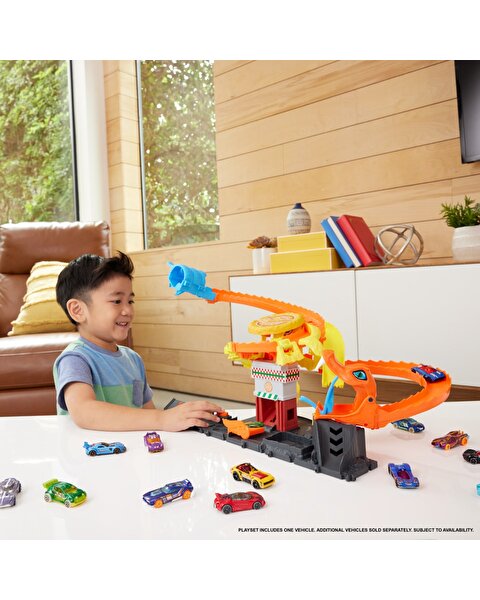 Hot Wheels Pizza Dükkanında Kobra Macerası Oyun Seti HTN81