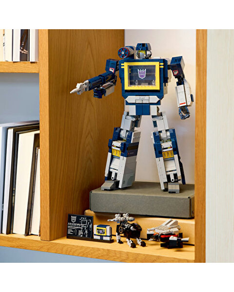 LEGO Icons Transformers: Soundwave 10358