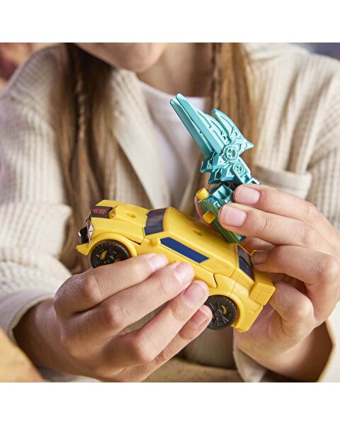 Transformers Cyberworld Dönüşebilen Robot Bumblebee