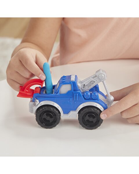 Play-Doh Çalışkan Çekici Kamyon E6690