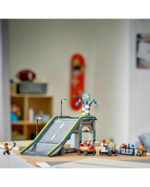 LEGO City Senin Kuralların: Yarış Arabası Rampa Parçası 60460