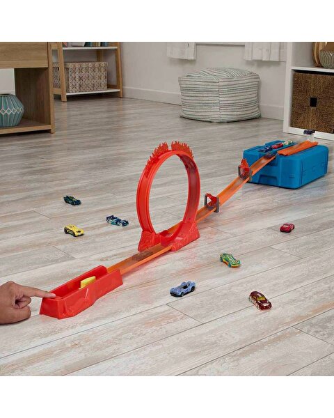 Hot Wheels Track Builder Alev Temalı Akrobasi Seti HMC04