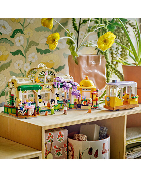 LEGO Friends Bitki Kafe ve Çiçekçi Dükkanı 42671