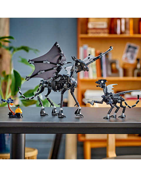 LEGO Harry Potter Thestral Ailesi 76458