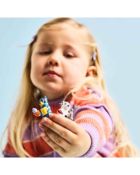 LEGO Bluey Bluey ve Chloe ile Oyun Parkı Eğlencesi 11201
