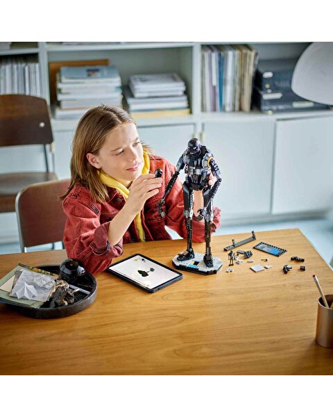 LEGO Star Wars K-2SO Güvenlik Droidi 75434